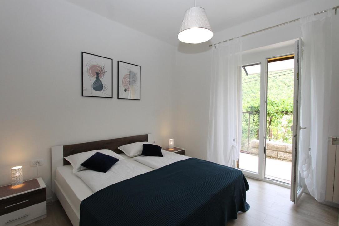 L Apartament *